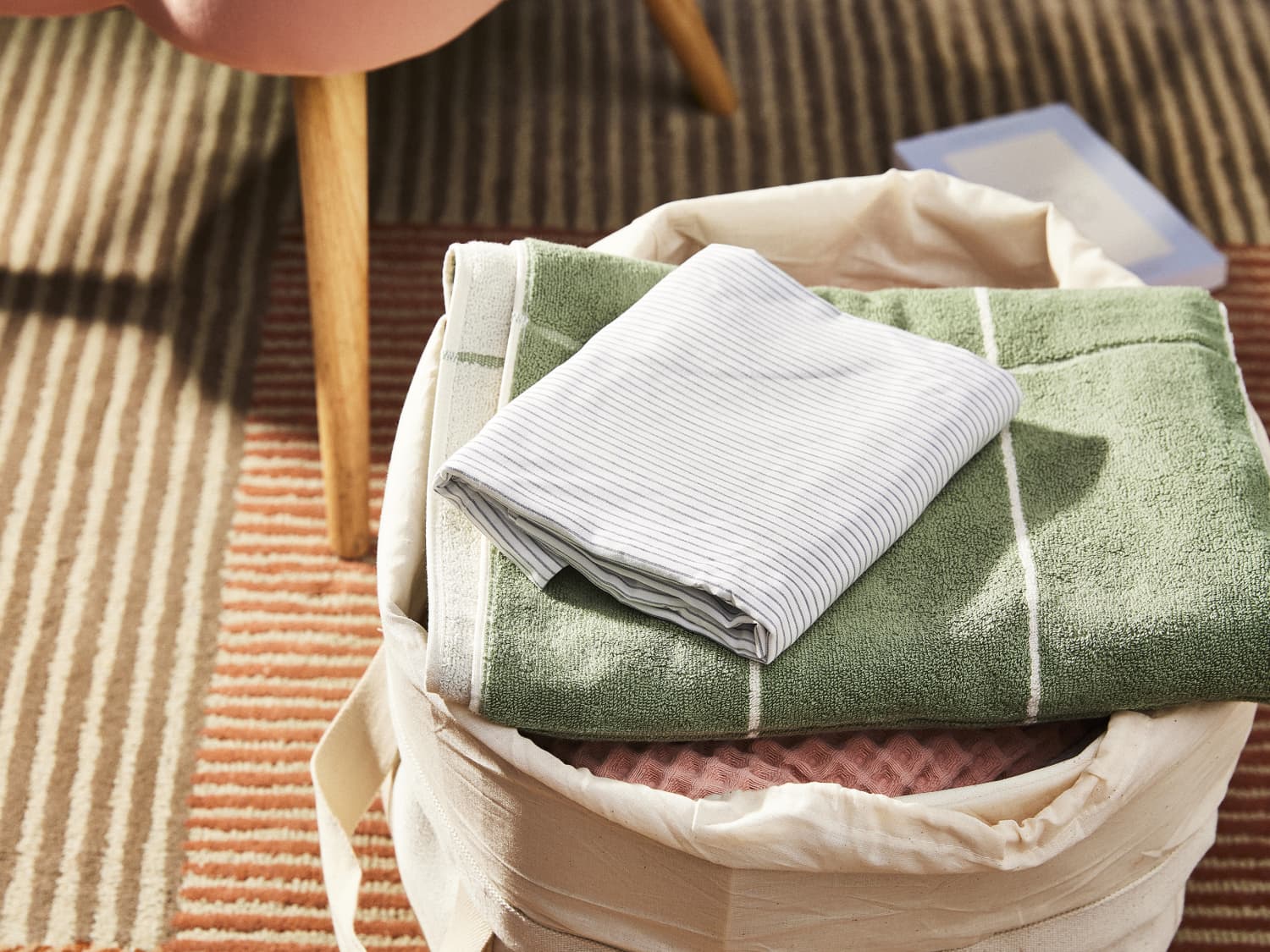 Used bed sheets and towels best sale